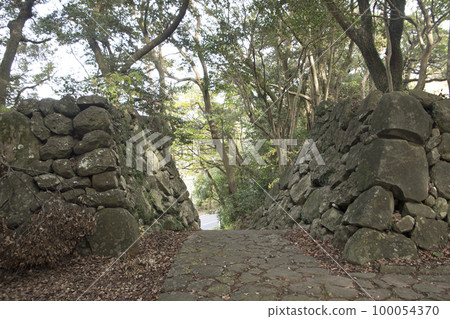 大村城空手道門遺跡 100054370