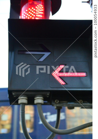 鐵路道口箭頭顯示：是上行還是下行？ 100054933