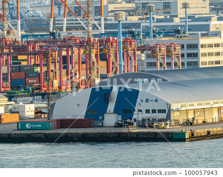 起重機、集裝箱和港口 100057943