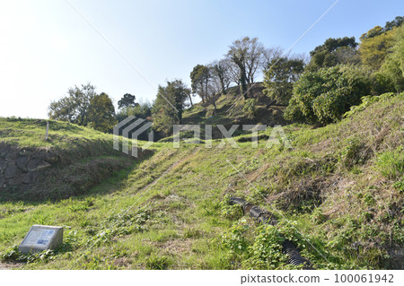 Hinoe Castle Remains of stairs in Ninomaru 100061942