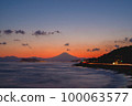 從鎌倉海看到的富士山夜景 100063577