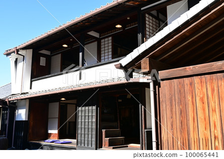 The residence of the Takita family, a shipping agent (Tokoname City, Aichi Prefecture) 100065441