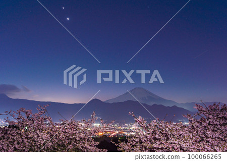 （神奈川縣）木星和金星的會合以及富士山。 100066265
