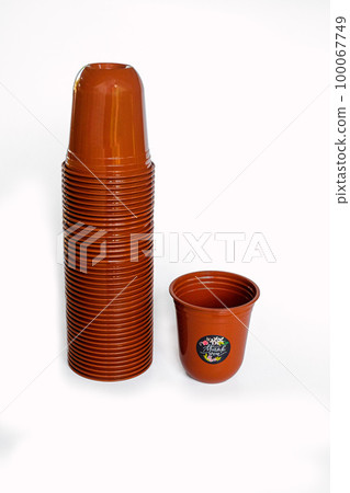 Plastic of coffee cup, ice coffee to go. 100067749