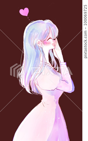 smiling woman in love 100069725