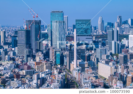 日本東京市容 千變萬化的澀谷。澀谷的摩天大樓和櫻丘口重建的建築物。我能看到N`EX 100073590