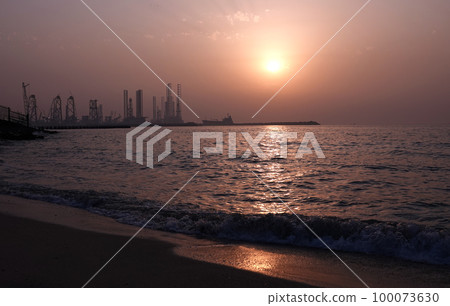 Sea big waves on the shore of the Persian Gulf Sea big waves on the shore of the Persian Gulf 100073630