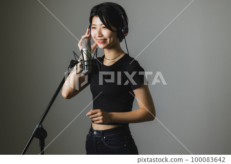 vocalist 100083642