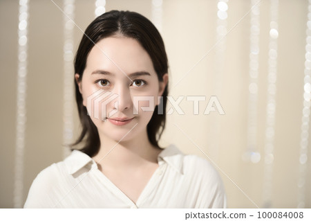 Semi-long young woman beauty 100084008
