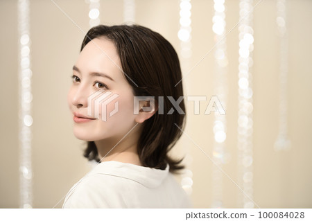 半長的少婦秀麗 100084028