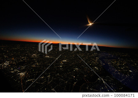 Tokyo Skytree and Mt. Fuji seen from an airplane (right after sunset) 100084171