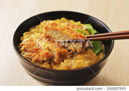 三葉豬里脊肉排碗 三葉豬里脊肉排碗 100087845