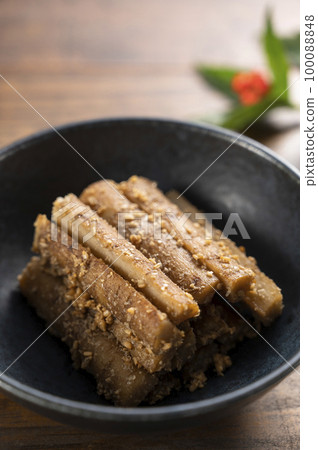 Seared burdock 100088848