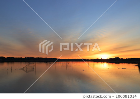 Sunrise scenery of Lake Inba 100091014