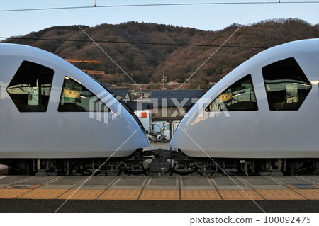 [Tobu] Leading car of Series N100 ~ SPACIA X ~ 100092475