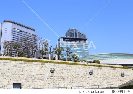 Scenery in the direction of Osaka Business Park from Osaka Castle 100099109