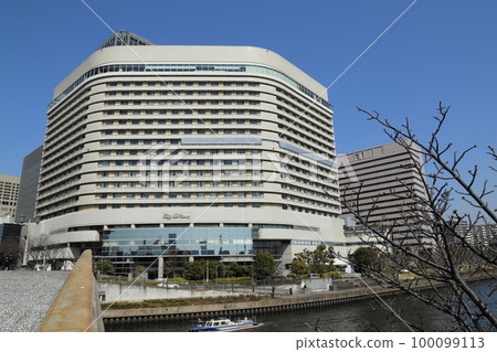 從大阪城看大阪商業園方向的風景 100099113