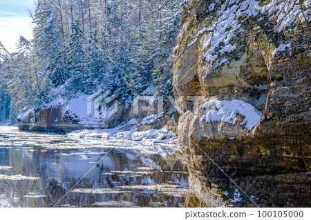 View of Gauja and Sietiniezi on a winter day with snow and frost in Latvia. Gaujas national park 100105000