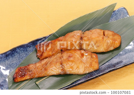 Teriyaki Dolphin Fish Dishes Grilled Fish 2 Slices 100107081