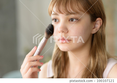 cosmetics 100107121