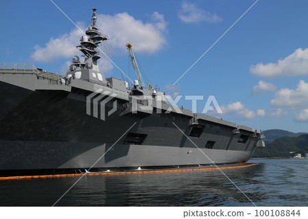 Maritime Self-Defense Force escort ship "Hyuga" Maritime Self-Defense Force escort ship "Hyuga" 100108844