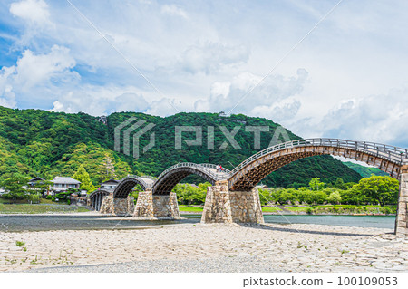 Scenery of Kintai-kyo Bridge 100109053