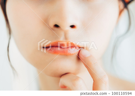 Young lady's lips Young lady's lips 100110594