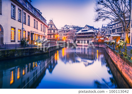 Strasbourg, France. Petite France old district, Alsace typical architecture. 100113042
