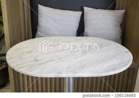 Customer seat in coffee shop 100116093