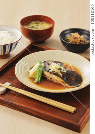 Boiled curry 100118100