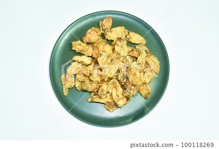 crispy fried salty splendid squid arranging on dish 100118269