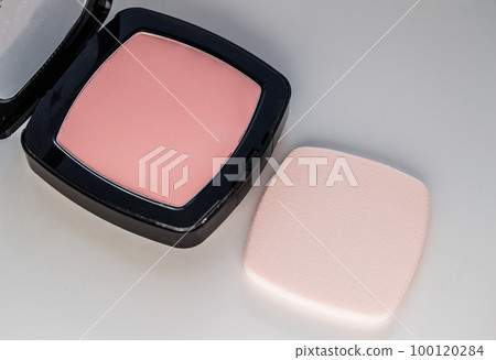 Compact powder with puff for makeup, on white background, top view 100120284