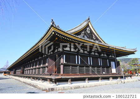 Sanjusangendo in Higashiyama Ward, Kyoto City, home to 1,032 National Treasures Sanjusangendo in Higashiyama Ward, Kyoto City, home to 1,032 National Treasures 100122721