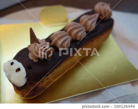 horse eclair 100126449