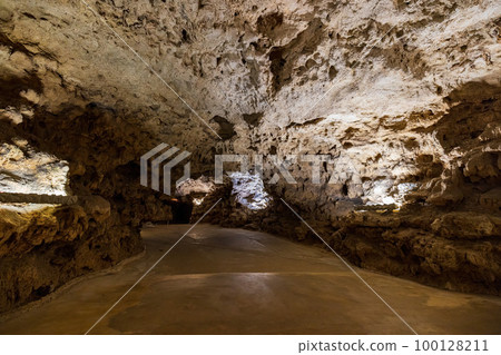 Interior view of the Meramec Caverns 100128211