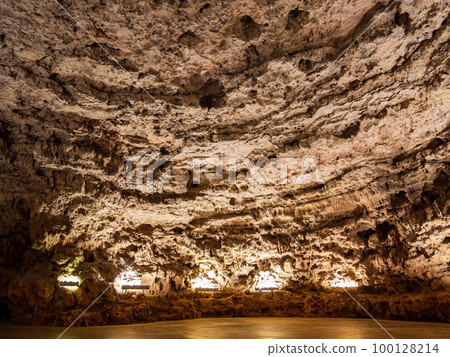 Interior view of the Meramec Caverns 100128214
