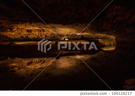 Interior view of the Meramec Caverns 100128217