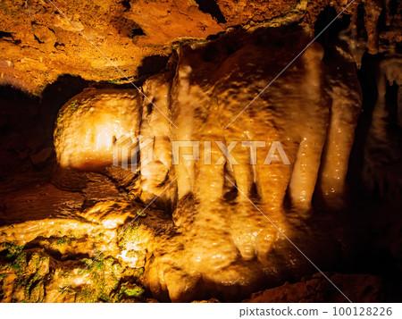 Interior view of the Meramec Caverns 100128226