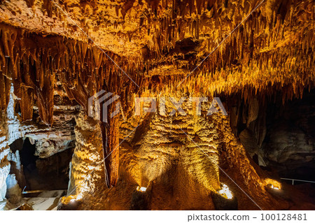 Interior view of the Meramec Caverns 100128481