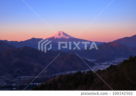(Yamanashi Prefecture) Red Mt. (Yamanashi Prefecture) Red Mt. 100142502