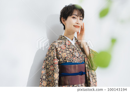 Sarasa komon 短髮女人 Sarasa komon 短髮女人 100143194