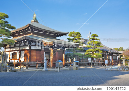[Gogakusan Tanjoin Zentsuji] (Shikoku Sacred Site No. 75 Fudasho) Zentsuji Town, Zentsuji City, Kagawa Prefecture 100145722