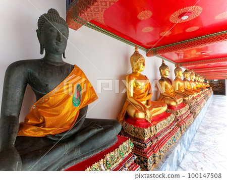 Royal road sightseeing spots in Bangkok, Thailand & the oldest temple "Wat Pho" precincts 100147508
