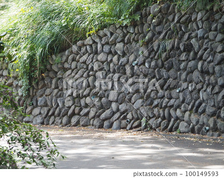 Scenery of beautifully stacked stone walls Scenery of beautifully stacked stone walls 100149593