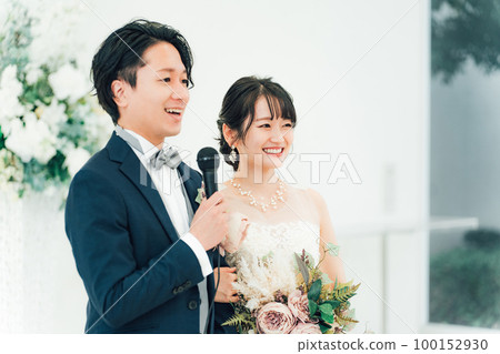 新郎和新郎在婚禮上的問候(新郎的承認,新郎的問候) 新郎和新郎在婚禮上的問候(新郎的承認,新郎的問候) 100152930