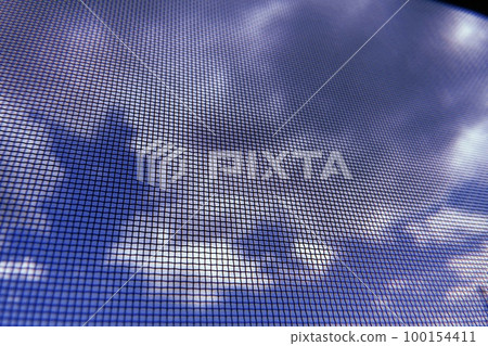 透過紗門的天空 透過紗門的天空 100154411