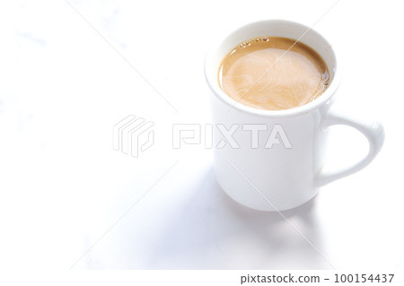加奶油的咖啡 加奶油的咖啡 100154437