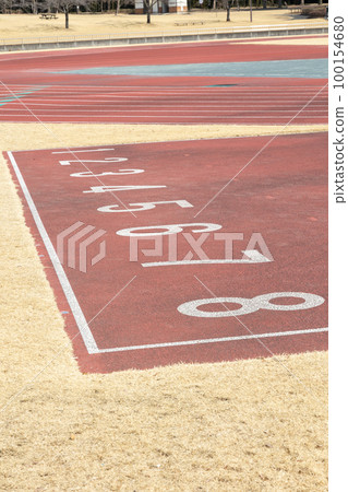 田徑賽場起跑線號碼顯示 100154680