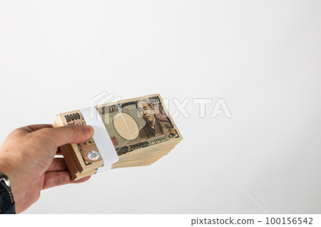 A bundle of bills 100156542