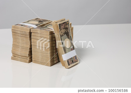 一捆鈔票 一捆鈔票 100156586